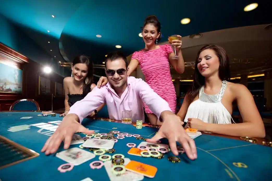 Poker99 kasino live streaming dealer profesional baccarat Indonesia kemenangan nyata